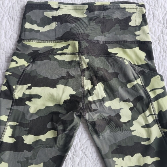 Lululemon Fast And Free High Rise Crop 23" Legging Run - H ritage 365 Camo - Picture 10 of 14